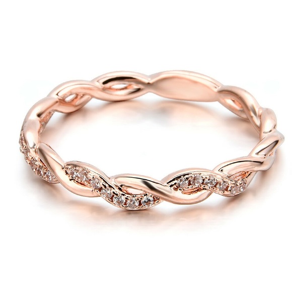 SOLD 💕New Rose Gold Coloured Twisted Studded Ring - Picture 2 of 3